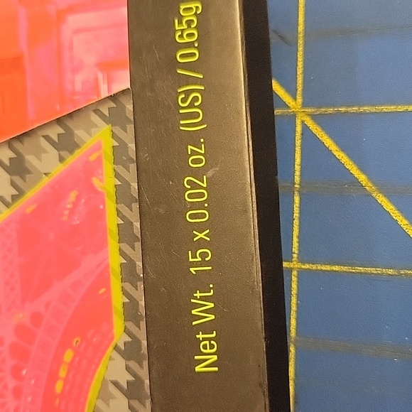 Emily In Paris Revolution City of Love Palette New - Picture 3 of 5